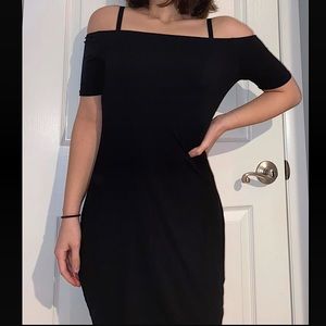 🖤Off the shoulder Black dress 🖤